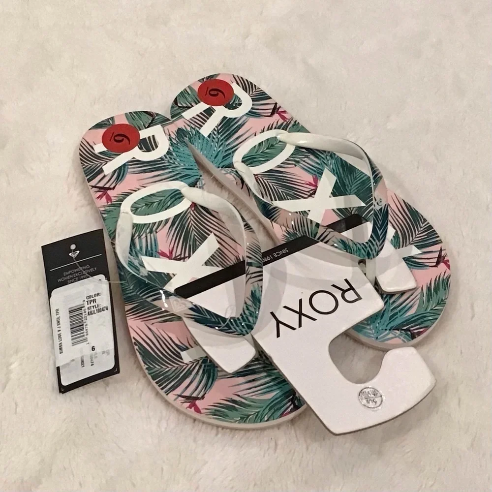 Roxy NWT Flip Flops Size 6 Sandals Tropical Hawaiian Women’s Pink Green